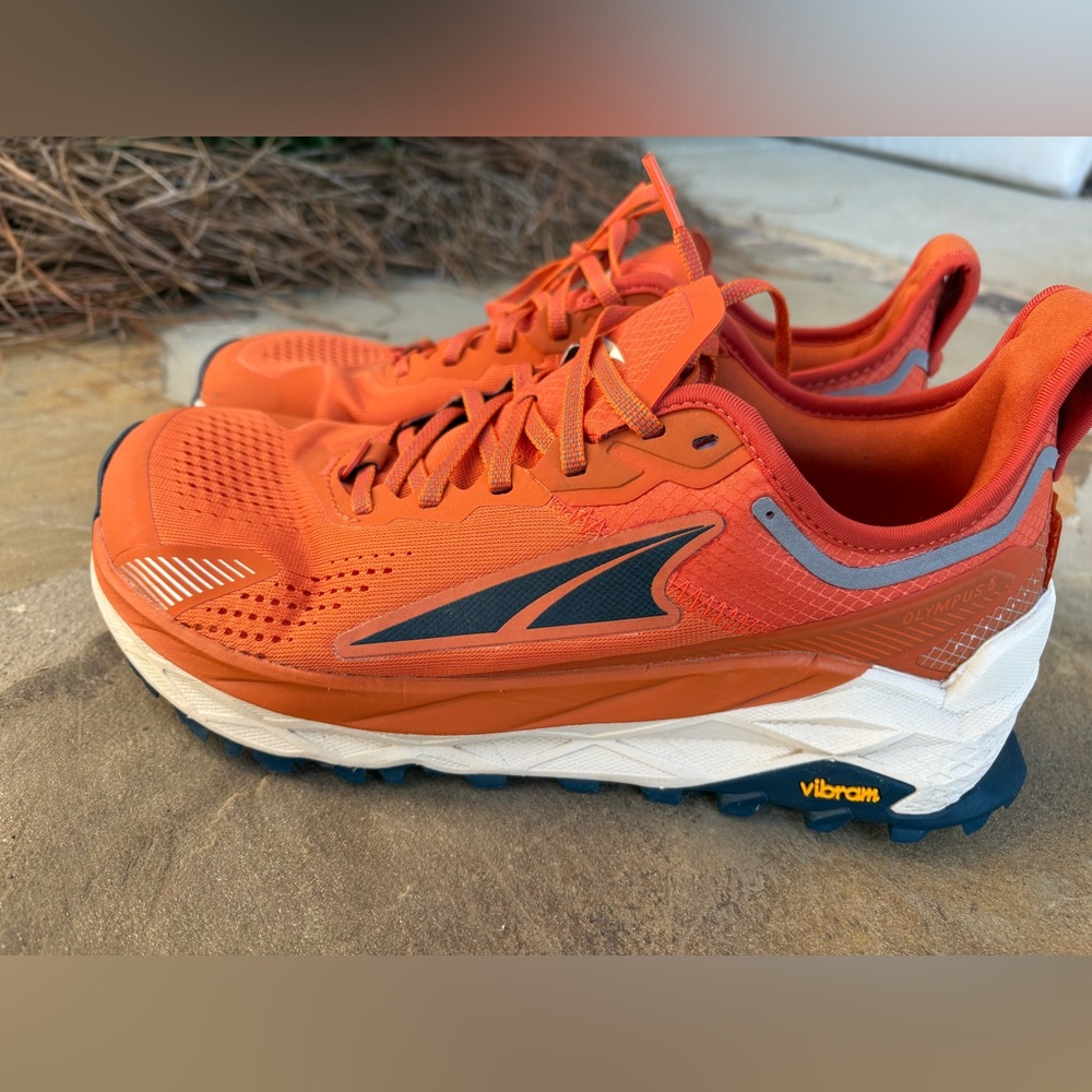 Alta Olympus Size 9
